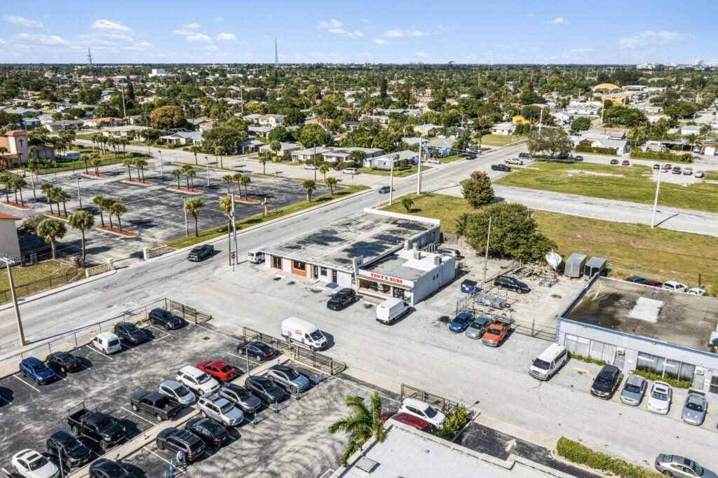 64-W-21st-St-Riviera-Beach-FL-14