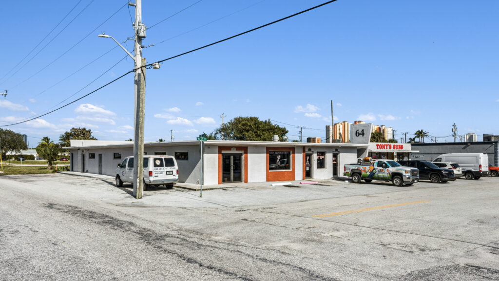 64-W-21st-St-Riviera-Beach-FL-20