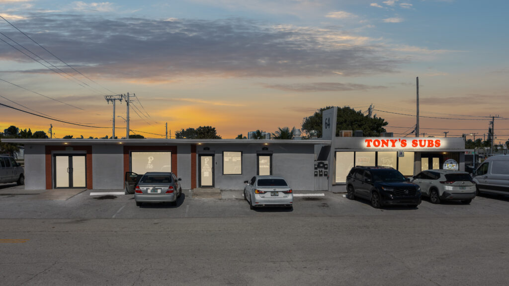 64-W-21st-St-Riviera-Beach-FL-25